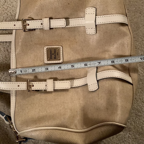 Dooney & Bourke Cream/Tan Panama Barrel Bag With Adjustable Crossbody Strap NWOT - Picture 8 of 17